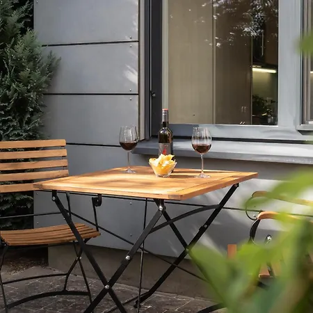 Modernes Mit Terrasse Lägenhet *