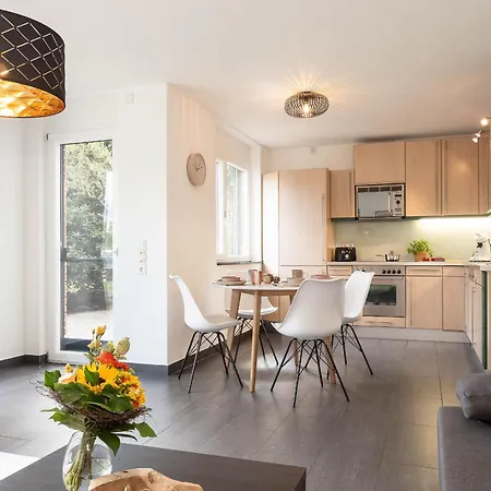 Modernes Mit Terrasse *